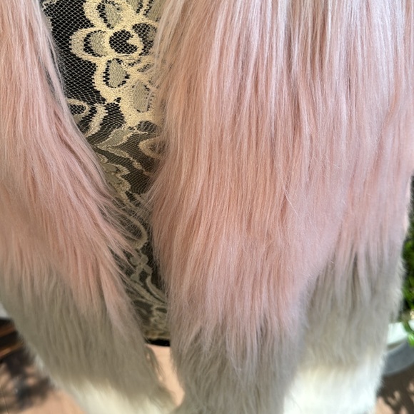 Joseph A Faux Fur Ombré Sweater Vest Large - Picture 6 of 10